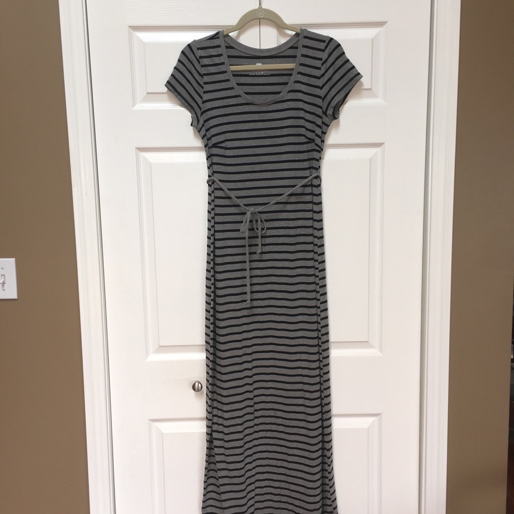 Two Hearts Maternity Short Sleeve Maxi Dress